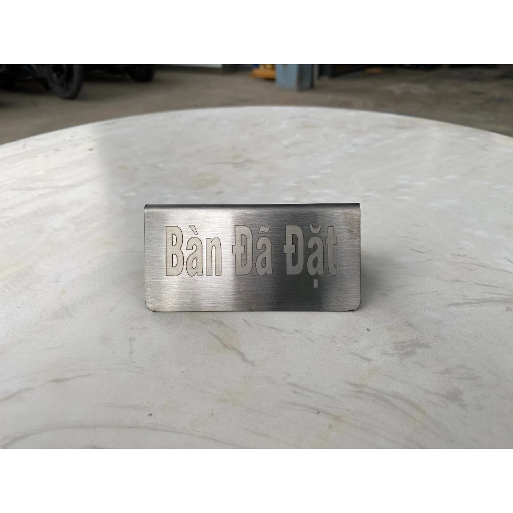 Bảng đặt bàn – thẻ giữ chỗ inox 304 mạ PVD để bàn