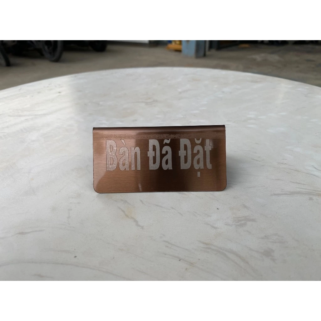 Bảng đặt bàn – thẻ giữ chỗ inox 304 mạ PVD để bàn